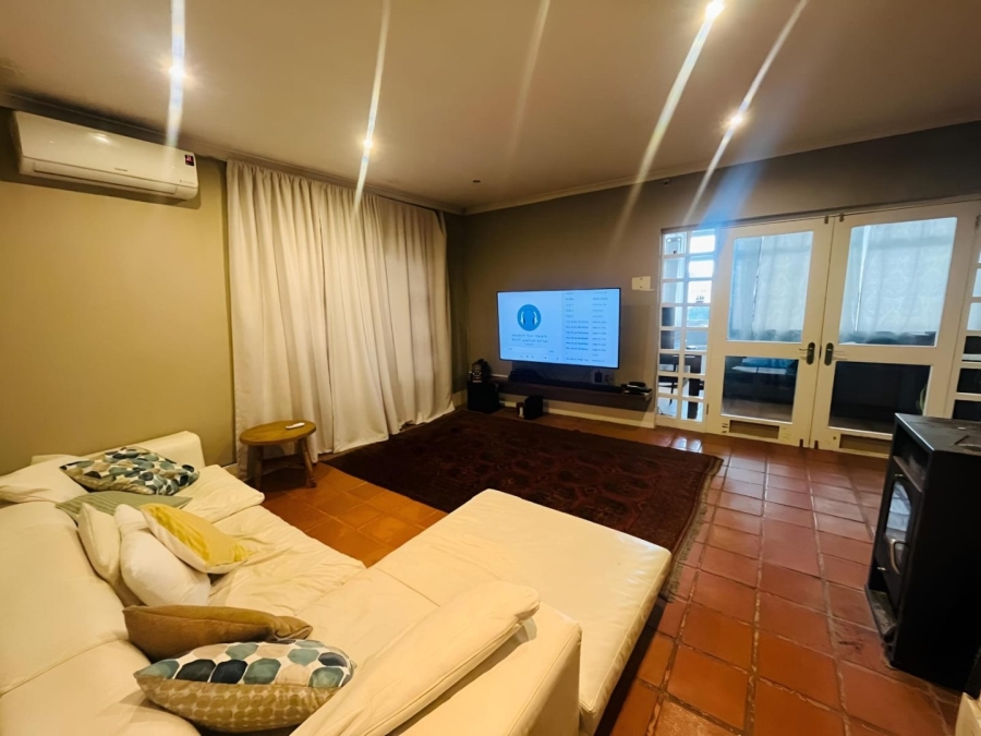 3 Bedroom Property for Sale in Wetton Western Cape